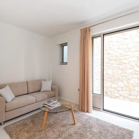 Villa Taphian Katomerion